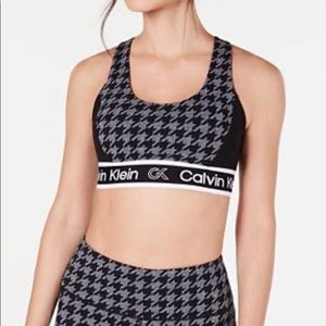 Calvin Klein Cross-Back Medium-Impact Sports Bra